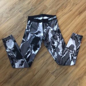 Nike Pro Hyperwarm Leggings